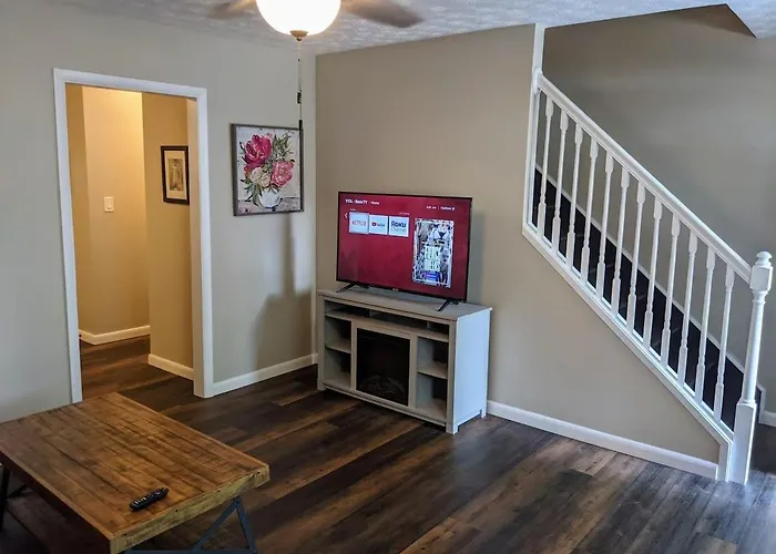 Carter #5 Two Bedroom Unit Near Xavier Downtown