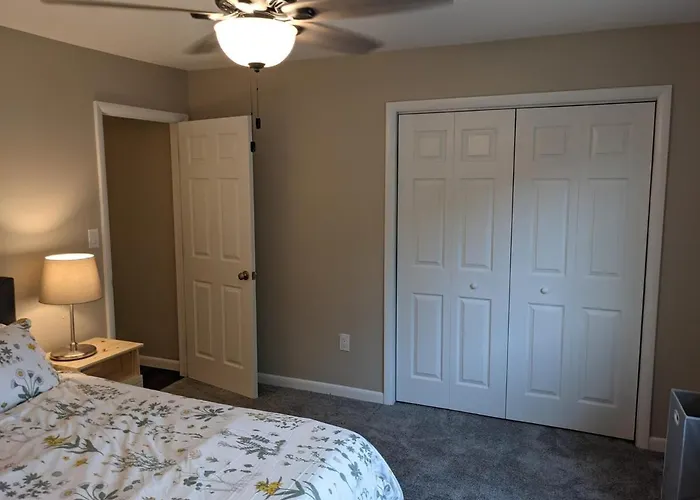 Carter #5 Two Bedroom Unit Near Xavier Downtown