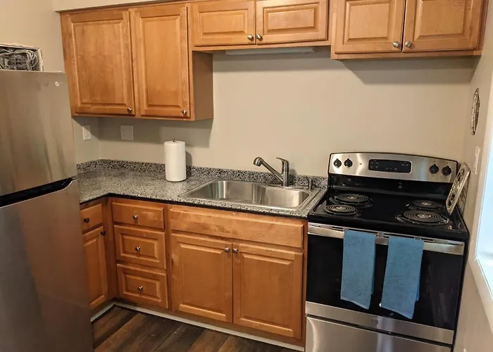 Carter #5 Two Bedroom Unit Near Xavier Downtown
